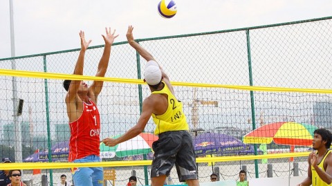 麦基硬刚巴西铁桶阵！伊拉瓦拉老鹰这洲际杯打得，怎一个“糙”字了得？