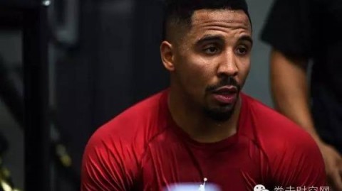 碾压！沃德三度击倒道森，十回合TKO强势卫冕