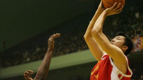 零下六度的热火！那晚潍坊体育馆差点被水发和魏桥的这股子劲儿给掀翻了