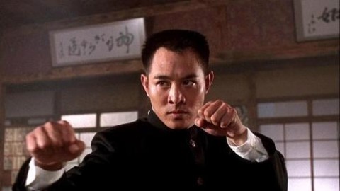 走下神坛做后辈绿叶，韩红张一山跨界同框藏着多少内娱人情世故