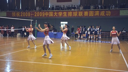 杭州亚运馆里冒汗花：港大清华那次对撞，不只是篮球咁简单