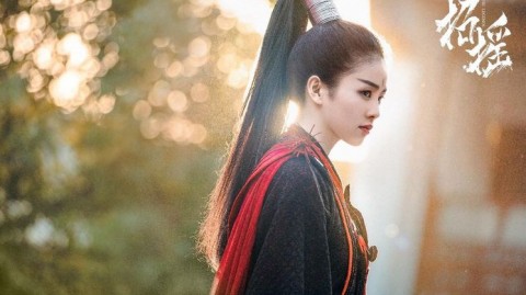 曾让全网嗑生嗑死，如今一个冲顶流一个求翻身——白鹿许凯分手真相远比“大哭”复杂