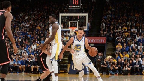 火药味烧到迈阿密！这场热火和火箭的肉搏战，把我看傻了