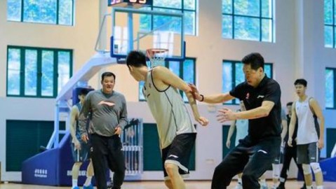 长沙没有硝烟却胜似决战：那场山东大汉与广厦冠军之间的热血碰撞