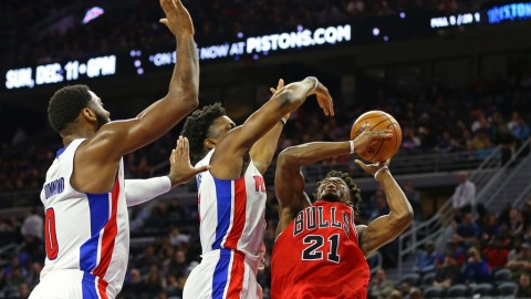 风城玫瑰凋零夜，汽车城上演青春风暴——这场公牛打活塞看得我直拍大腿！