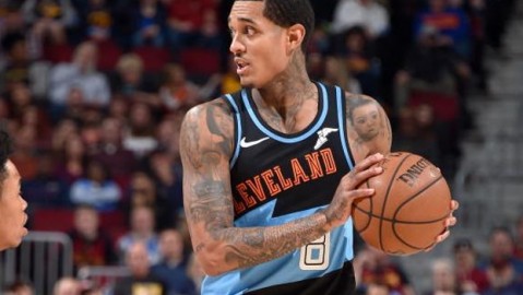 骑士主场掀翻开拓者！米切尔轰34分送对手四连败，这剧情我熟！