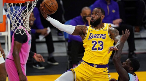 最后8.3秒，心脏差点蹦出来！湖人这场绝地反击看得我直拍大腿