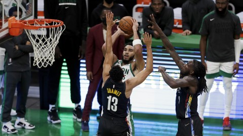 北岸花园的“不讲武德”之夜：当绿军把篮网打成了背景板