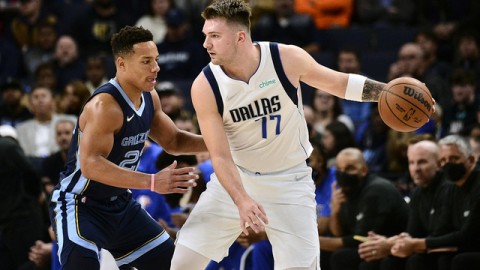 欧文铁出天际贝恩暴走！无东契奇独行侠被灰熊打回原形，这场球看得我直拍大腿