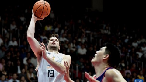 庐江体育馆的这股“狂风”，差点把俺们江西老表的主场给吹翻了！