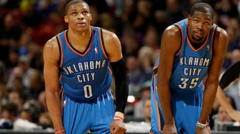 那场球看得我脑仁儿疼！勇士1分惜败国王，库里最后那一下到底咋想的？