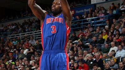 麦迪逊花园的蓝领狂欢：一场没有“老大”的硬仗教会了我们什么