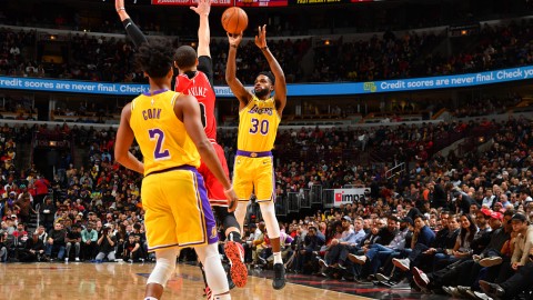 火箭这群年轻人太狠了！湖人老詹末节暴走也填不上30分的大坑