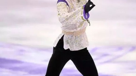 标题：索契冰面权杖交接！19岁羽生结弦6.59分力压偶像普鲁申科，旧王朝崩塌与新王加冕一夜完成