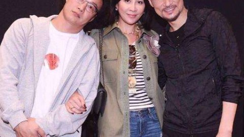 洁癖妻子换21佣人、败光20亿家产、63岁歌神卖命还债……为什么张学友独宠她40年？