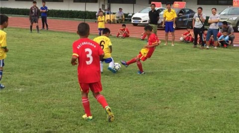 长沙贺龙体育馆爆冷？山东高速男篮俱乐部杯首秀，这三人打得天津队没脾气！