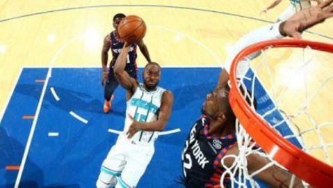 大苹果攻陷蜂巢：兰德尔巴雷特双星闪耀，尼克斯这场赢得太解气！