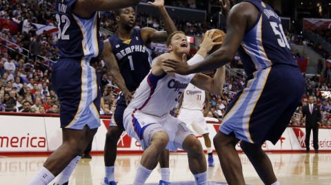 莫兰特崴脚那一下，我差点把手机摔了！灰熊快船这场球看得我心脏病都快犯了