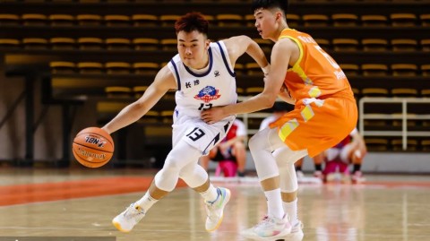 零下五度的火！贺龙体育馆这场恶战，加洛韦用40分把长沙球迷的心又烫热了