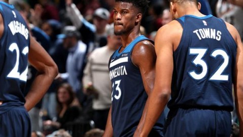 华子一万分之夜，骑士又被狼崽子啃了！这场球看得我脑仁儿疼