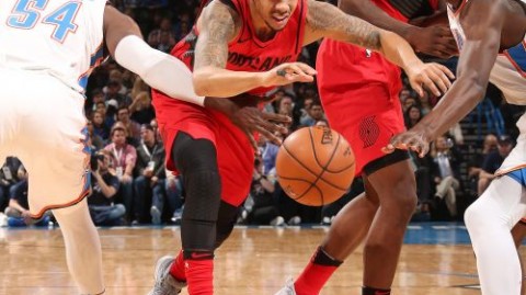 玫瑰花园的眼泪与俄城的风雪：那一夜利拉德没投进的球，成了开拓者整个赛季的缩影