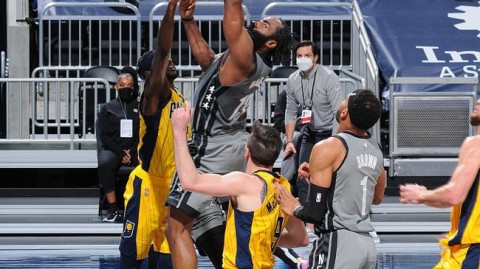 那一夜，印城的青春风暴撞上了华盛顿的硬茬子