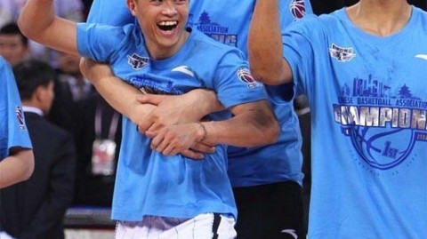 传奇的回响：两代中国长城的精神交接——姚明悼念穆铁柱逝世