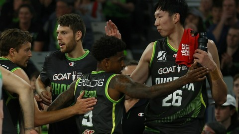 从落后13分到赢下比赛，石家庄翔蓝这场逆转看得我热血沸腾！塔琼真是“大心脏”！