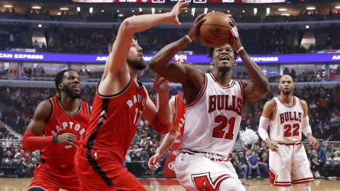 绝杀夜！老詹8分又如何？里夫斯44分+八村塁三分封喉，湖人这剧情我哭死