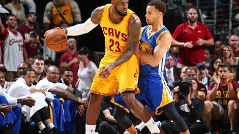 📺 骑士118-111力克勇士｜哈登策动末节三记三分终结悬念，残阵勇士虽败犹荣