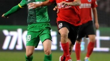 中超-张稀哲造两球肇俊哲染红 国安5-1沧州雄狮客场大捷