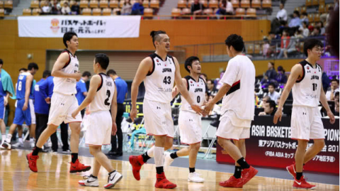 那场球看得我呀，心里头跟坐过山车似的！聊聊美洲杯上的那场硬仗