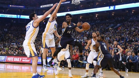 莫兰特这娃真乃神人也！灰熊主场生吞步行者，印城少主哈利伯顿交了笔昂贵学费