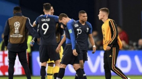 欧国联季军赛复盘：德国0-2法国，姆巴佩里程碑之夜，纳格尔斯曼遭遇开门黑