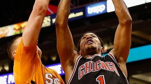 风城复仇记！拉文复出砍30分，公牛主场撕碎猛龙