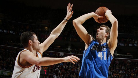 杜兰特复出变“空砍群主”？猛龙这匹黑马硬是把太阳的七连胜给啃没了！