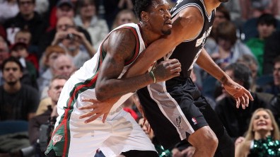 麦迪逊广场花园的肉搏战：马刺差一口气，布伦森杀疯了