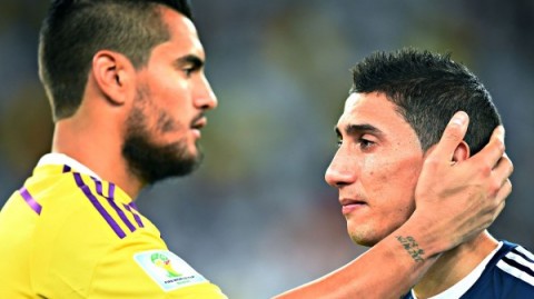 阿隆索下课内幕曝光！更衣室内讧，1.8亿巨星施压，佛爷忍痛换人