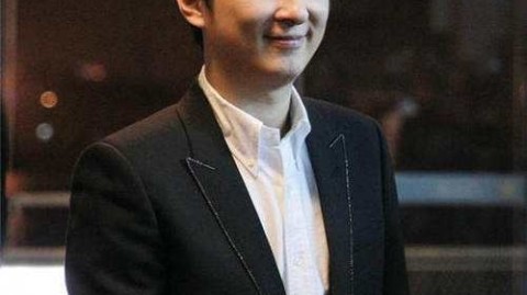 藏了8年，蔡国庆老婆近照曝光，为何低调反而赢了？