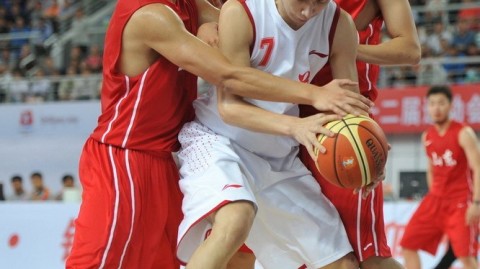 东莞东城这场球，看得我呀，又急又气又心疼！广东豪华战舰险翻车，山东大汉拼到最后一口气