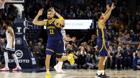 库里抡空之夜！森林狼双塔把勇士锤回原形，华子这哪是打球简直在杀人