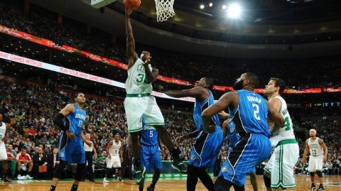 真服了！魔术这是要上天？绿军主场翻车现场，班凯罗给双探花上课