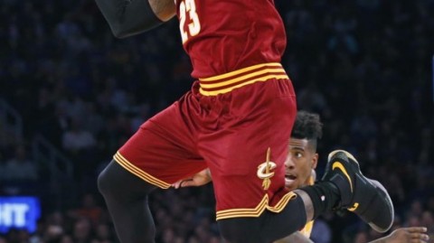 这谁顶得住啊！纽约尼克斯硬生生把骑士主场打成了“麦迪逊花园分园”