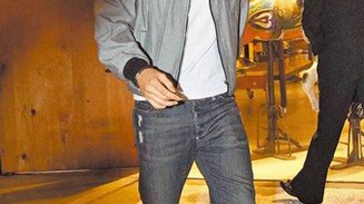 萧亚轩柯震东，相差12岁姐弟恋，分手11年后世纪破冰