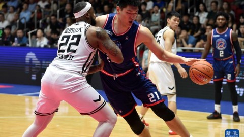 香港修顿球馆变“屠宰场”？广西威壮客场惨败44分，这帮老将该醒醒了！