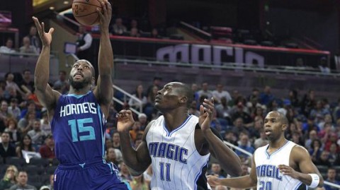 步行者这口气儿可算喘匀了！主场31分狂屠黄蜂，哈利伯顿三节打卡下班带全队七人上双