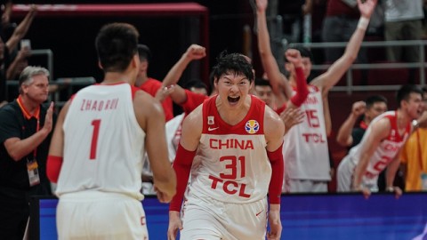 时隔六年终于出了口恶气！回看07月24日男篮热身赛杭州站第一场中国男篮委内瑞拉男篮录像，才发现郭士强藏了这一手