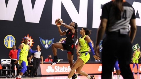 王牌客战飞翼：赢球背后有隐忧，李月汝成达拉斯暗夜里的那束光？