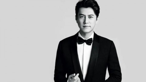 靳东结婚4次？真相揭秘：二婚李佳才是他最终归属