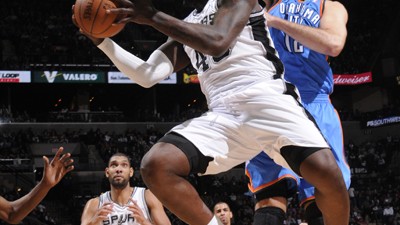 季后赛级对决马刺再压雷霆，西部榜首争夺进入白热化